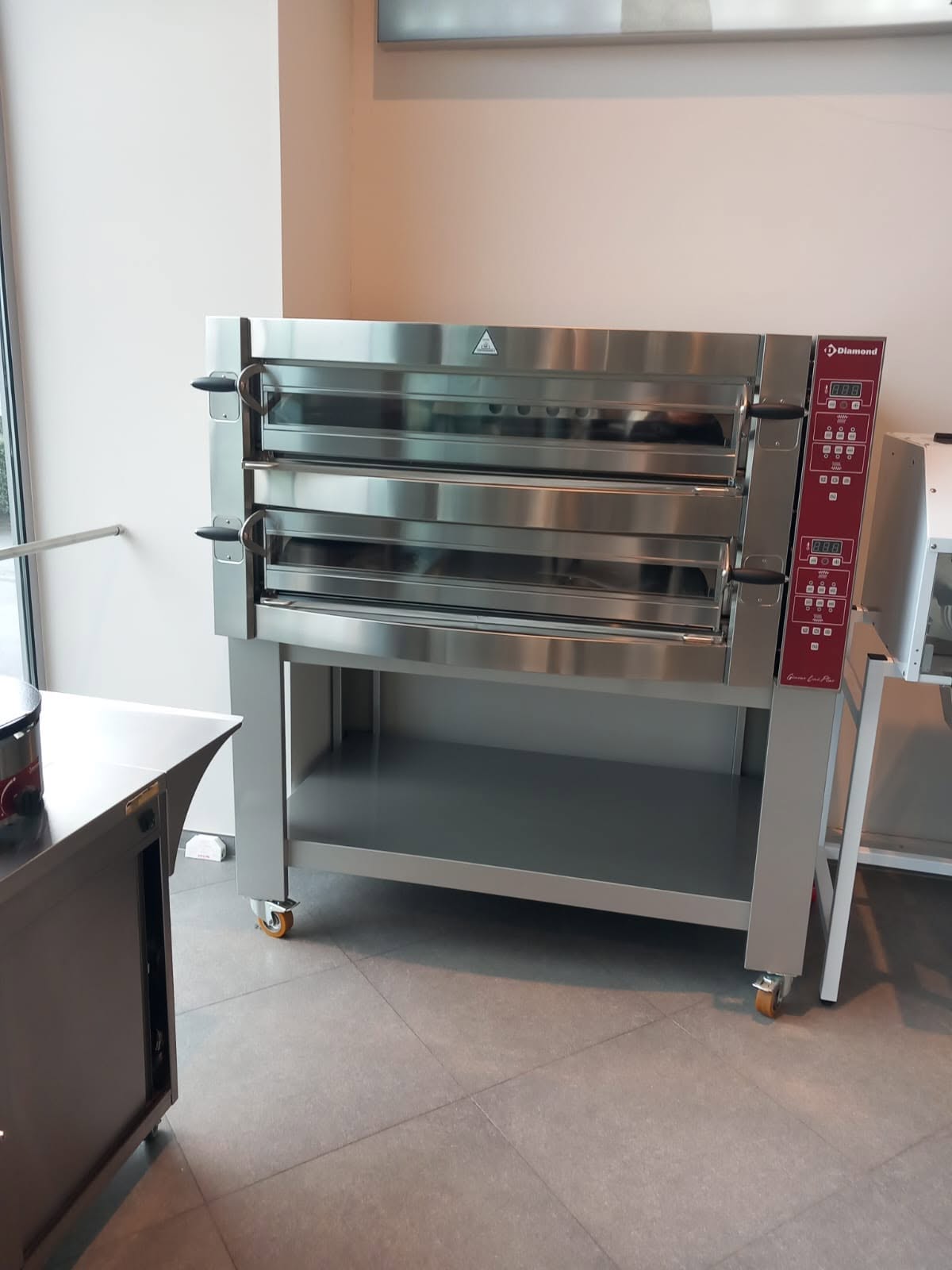 Opruiming! Elektrische oven, 2 kamers, 2x 6 pizza's 350 mm met onderstel