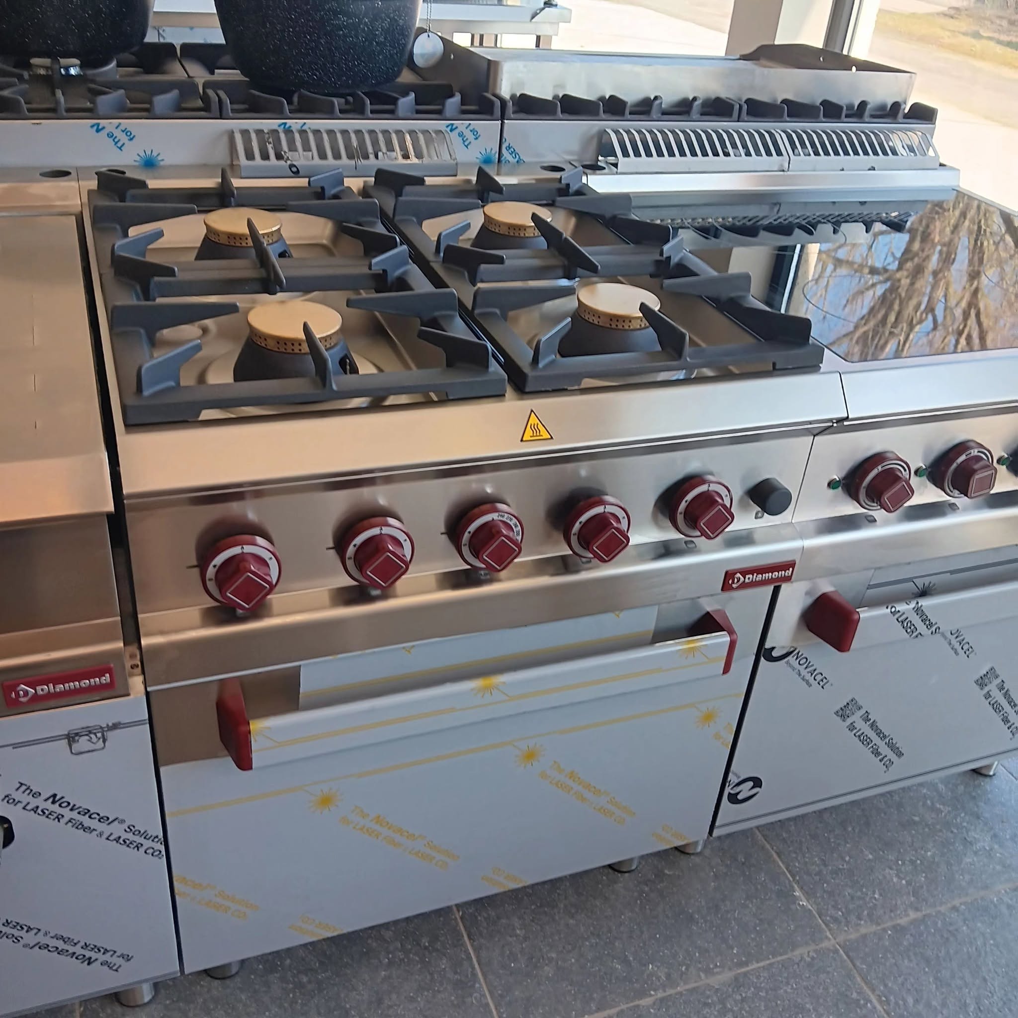 Gasfornuis 4 open branders + gasoven GN 2/1 | Showroommodel