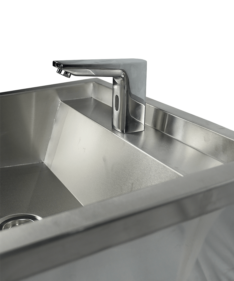 Évier inox 1 robinet 600mm bouchon de vidange et couvercle anti-éclaboussures inclus, à l'exclusion du robinet — Combisteel 7013.4600