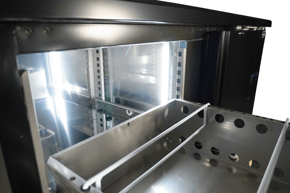 Arrière bar réfrigérée noir 2 portes et 2 tiroirs — Combisteel 7450.0321