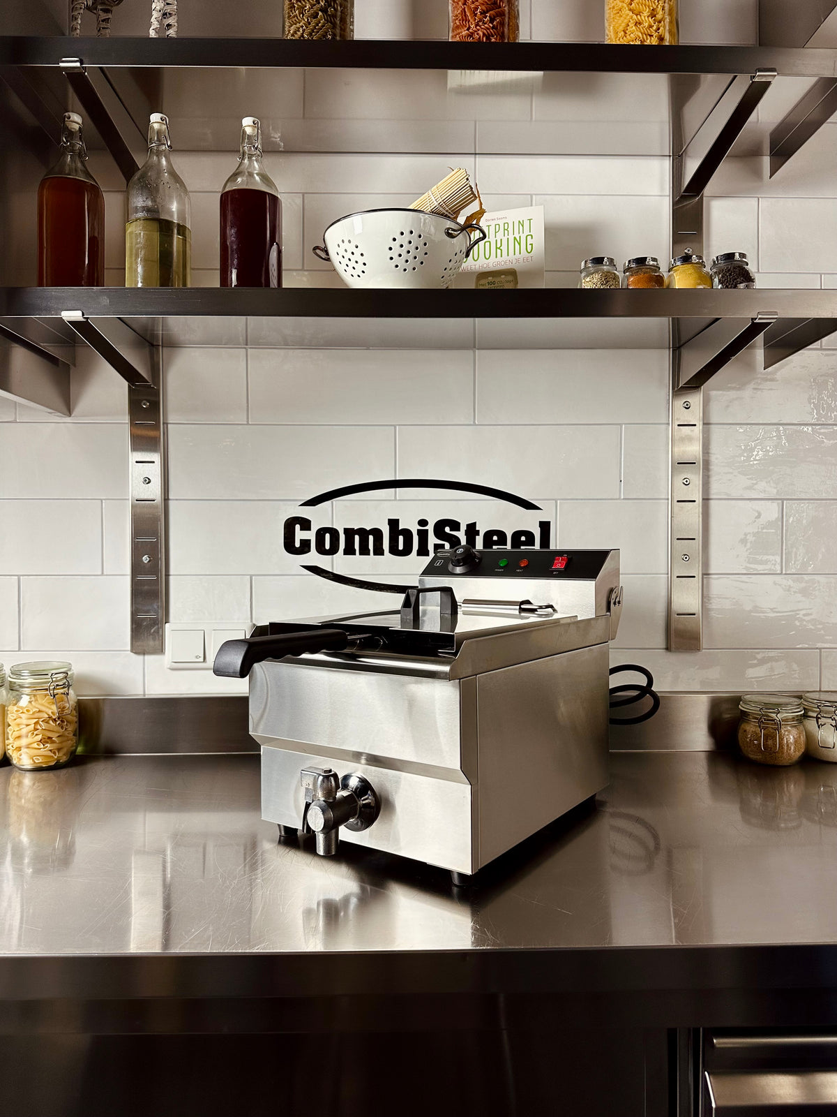Friteuse posable électrique 1x8 L — Combisteel 7455.1000