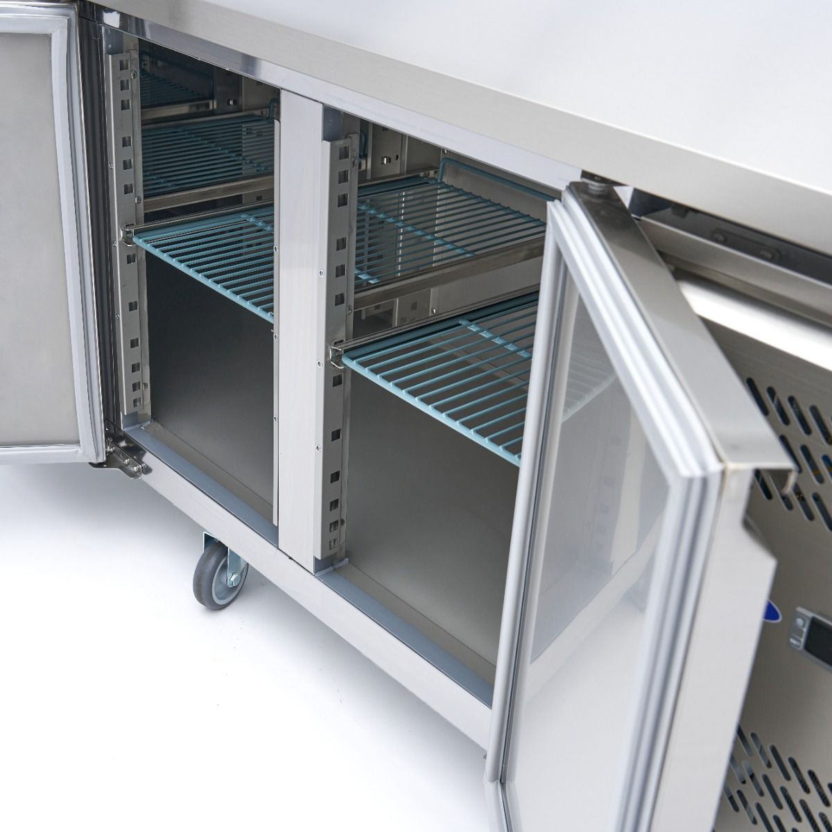 Congélateur de comptoir - 223 cm - 4 portes – Maxima 09400397