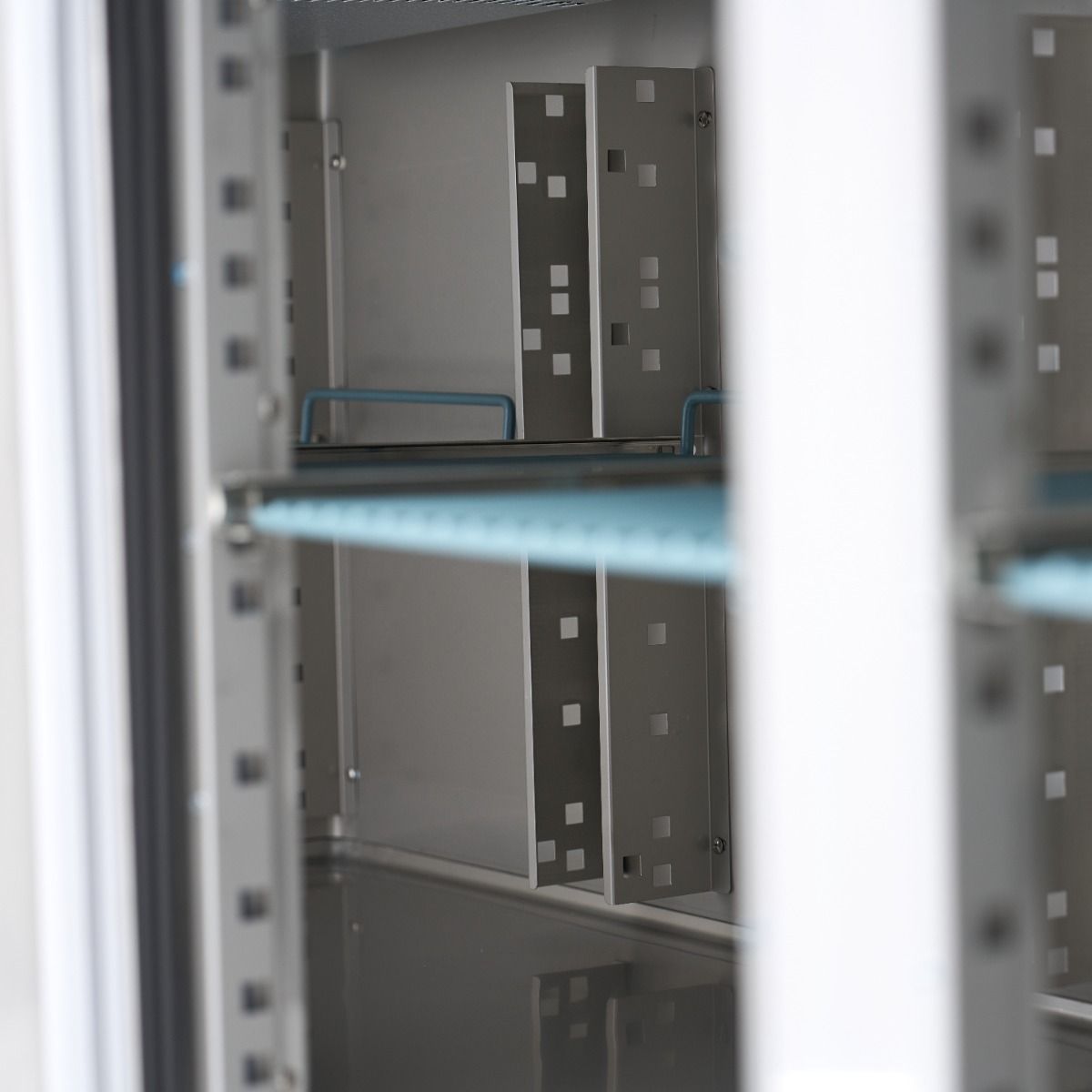 Congélateur de comptoir - 223 cm - 4 portes – Maxima 09400397