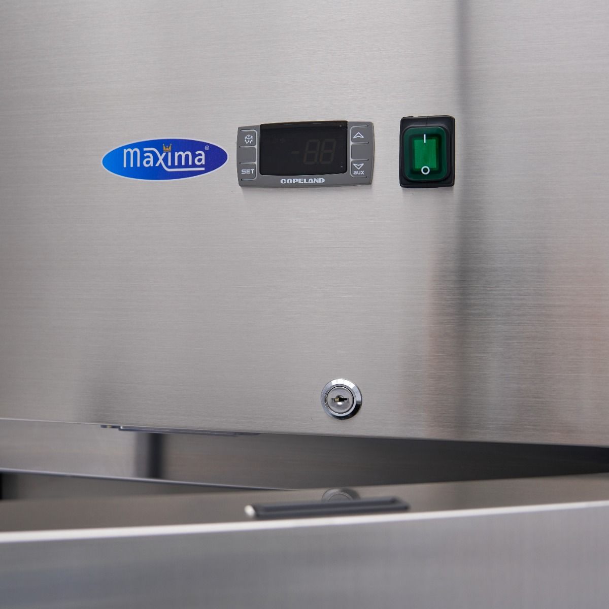 Réfrigérateur - 600 L - 3 étagères réglables (2/1 GN)  - acier inoxydable - sur roulettes – Maxima 09400003