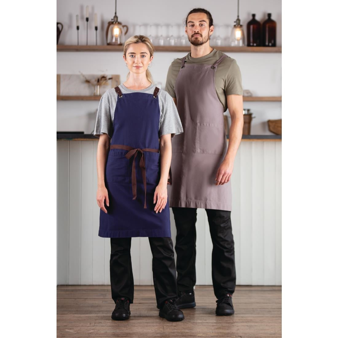 Tablier bavette en coton Southside bleu marine — BB686
