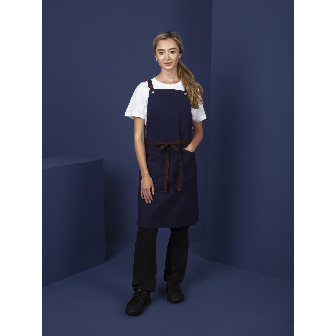 Tablier bavette en coton Southside bleu marine — BB686