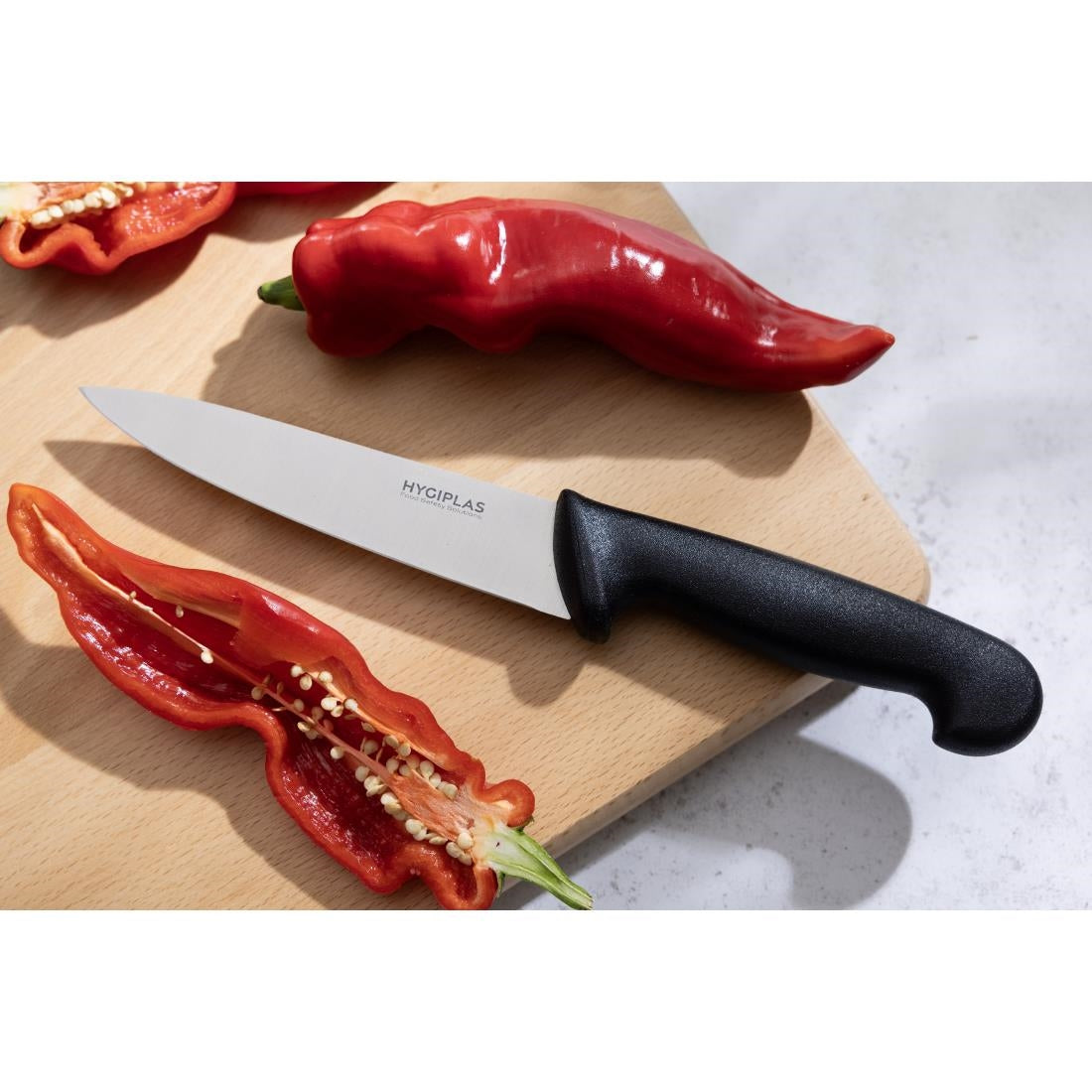 Couteau de cuisine Hygiplas noir 157mm — C554