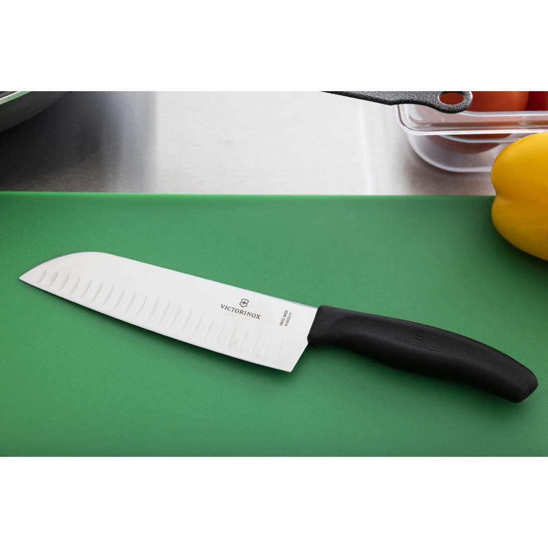 Couteau Santoku alvéolé Victorinox 17cm — D828