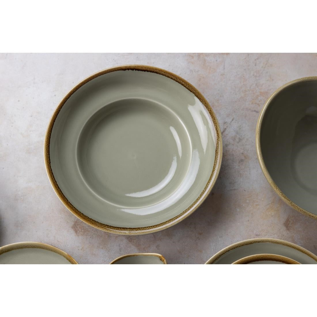 Assiettes à pâtes Olympia Kiln couleur Mousse 250mm (Lot de 4) — DC307