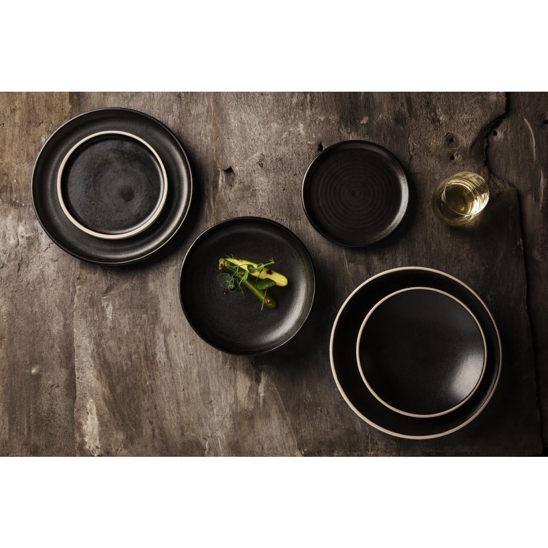 Assiettes plates noir mat Olympia Canvas 265mm (lot de 6) — FA317