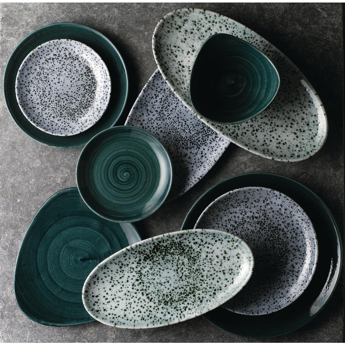 Assiettes coupes rondes Churchill Stonecast Patina Rustic Teal 248mm (Lot de 12) — FA592