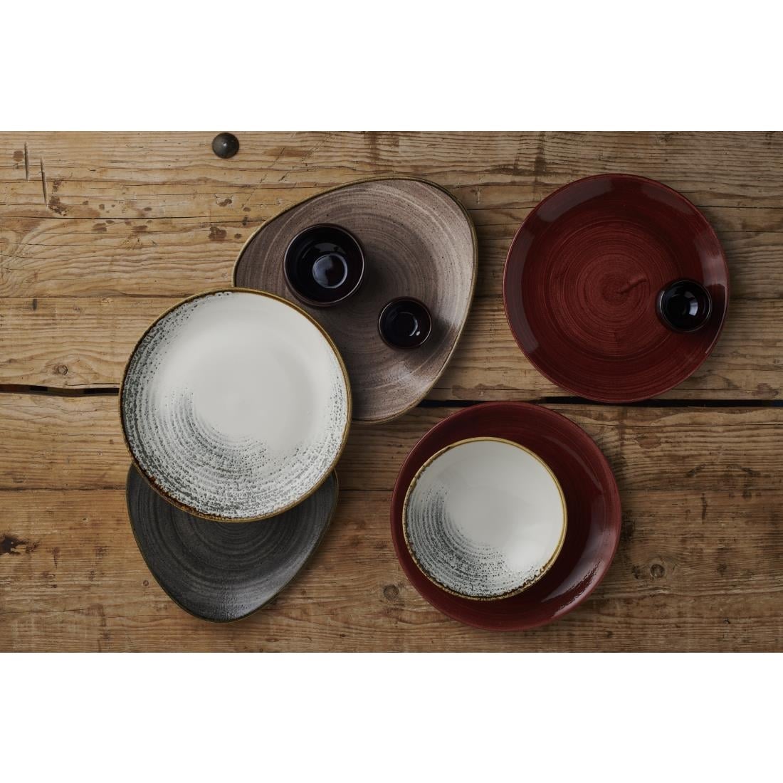 Assiettes avec rebord Churchill Stonecast Patina Evolve Red Rust 217mm (Lot de 12) — FS882