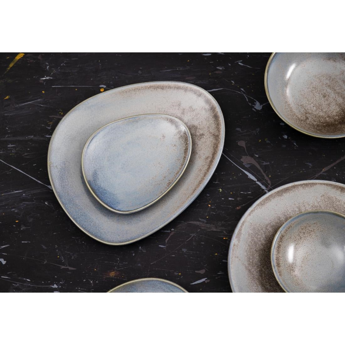 Assiettes Triangulaires Olympia Ember Blue 308mm (lot de 4) — FU176
