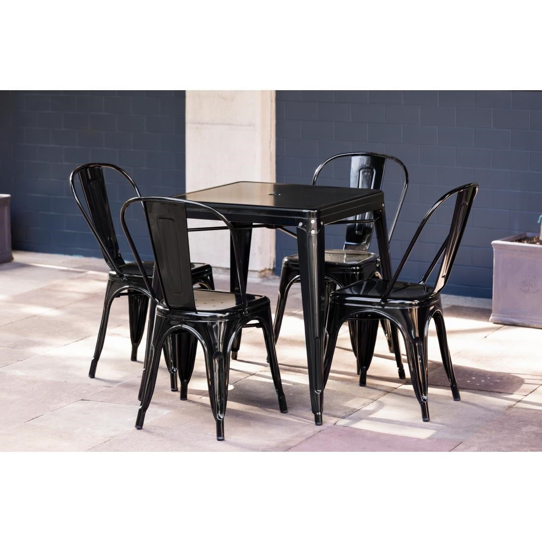 Table carrée en acier noir Bolero Bistro 668mm — GC867