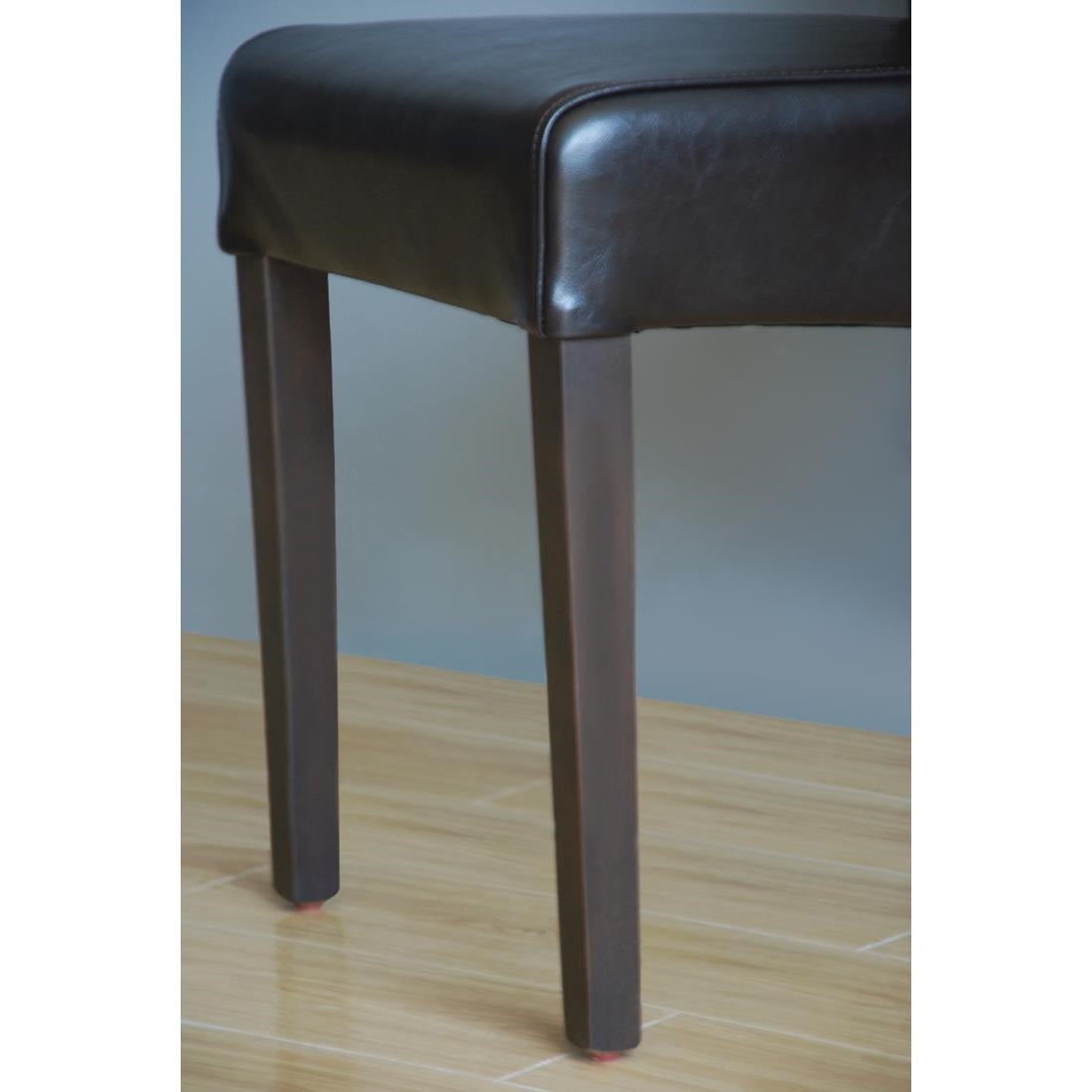 Chaises en simili cuir à dossier incurvé Bolero noires (lot de 2) — GF956