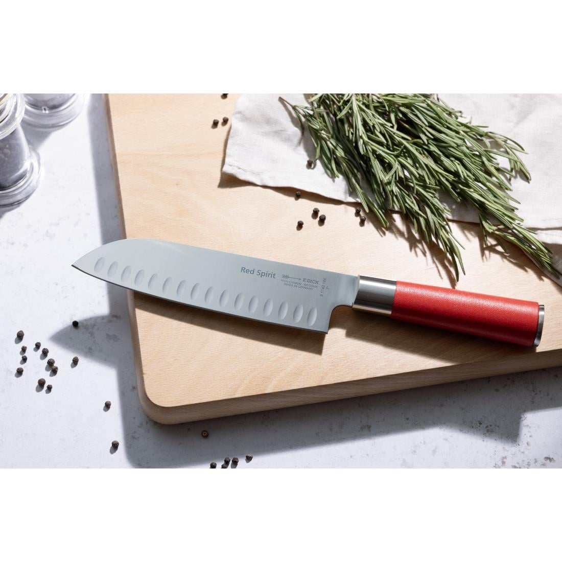 Couteau Santoku alvéolé Dick Red Spirit 180mm — GH292