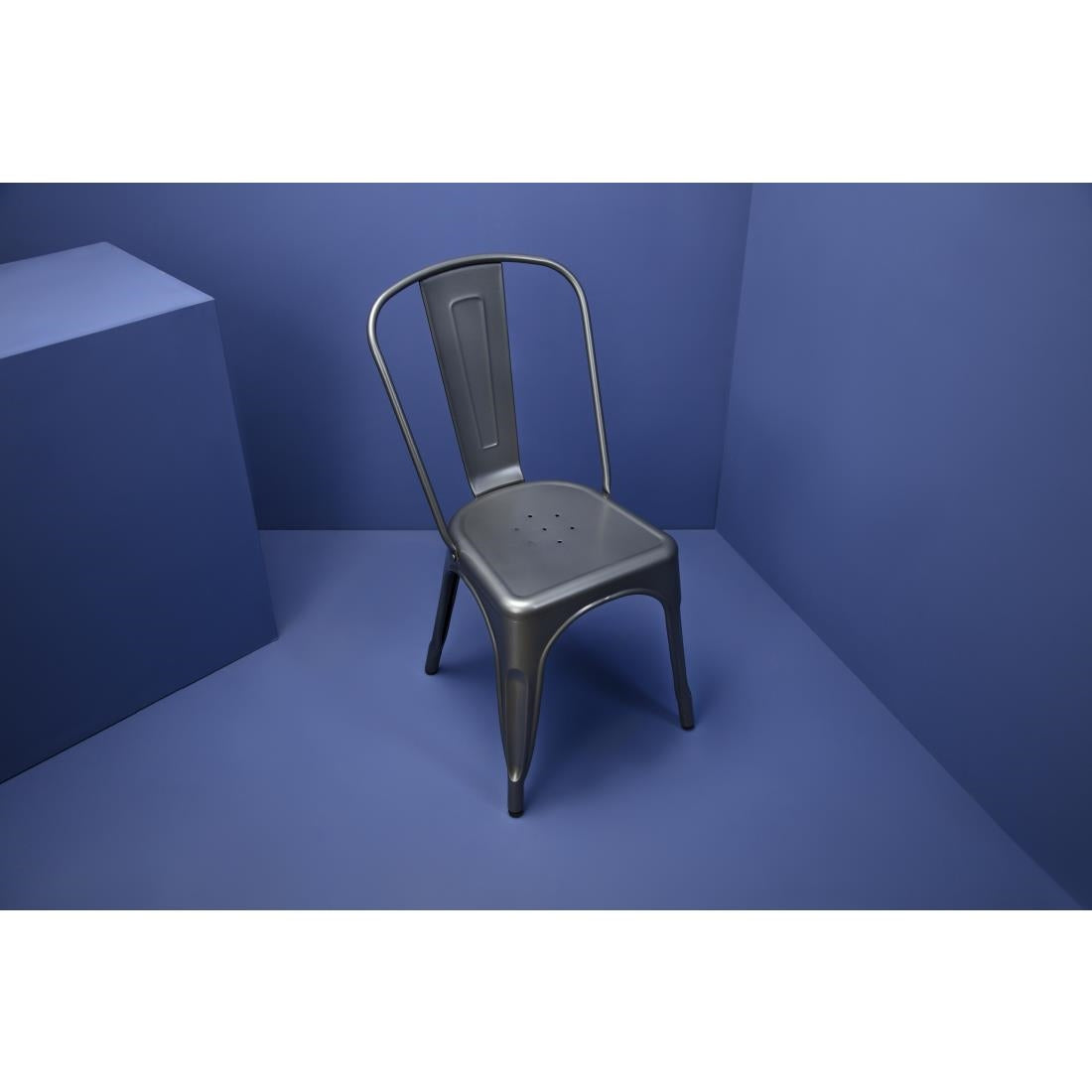 Chaises en acier gris métallisé Bolero Bistro (lot de 4) — GL329