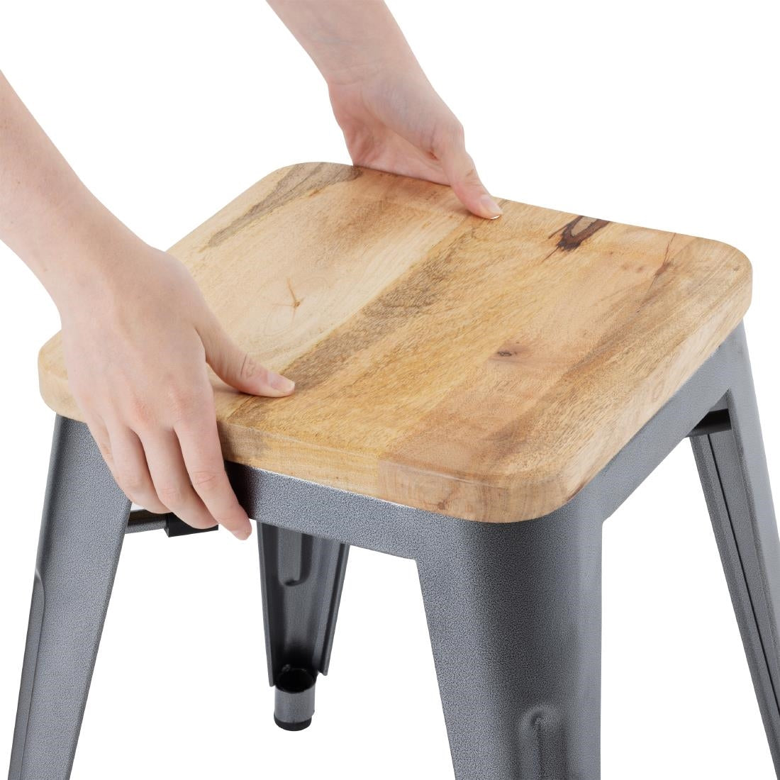 Tabouret bistro bas en acier gris métal avec assise en bois Bolero (lot de 4) — GM636