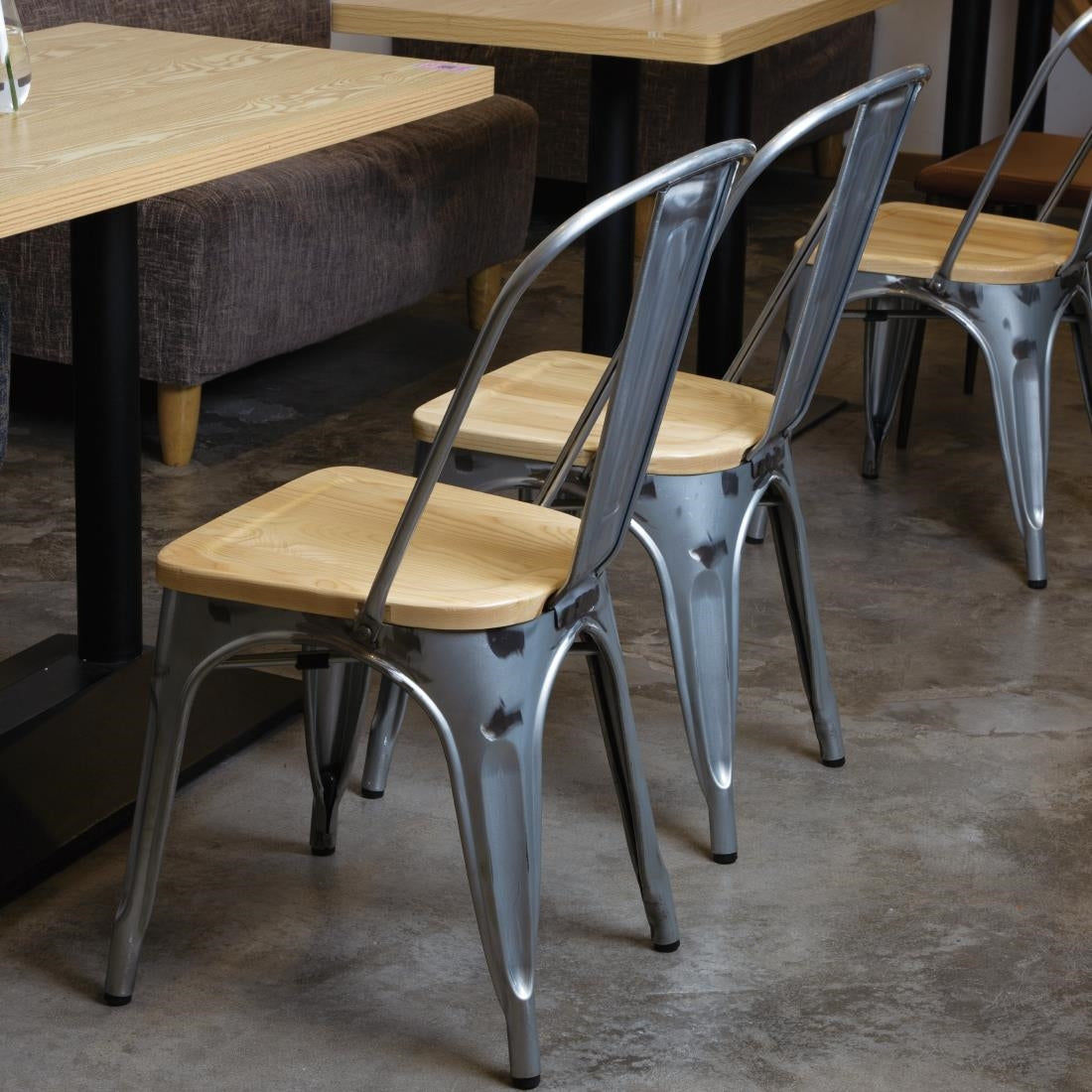Chaises en acier avec assise en bois Bolero (lot de 4) — GM642