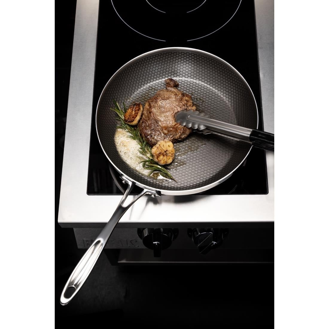 Sauteuse en inox avec revêtement Tri-Shield Vogue 20cm — GP187