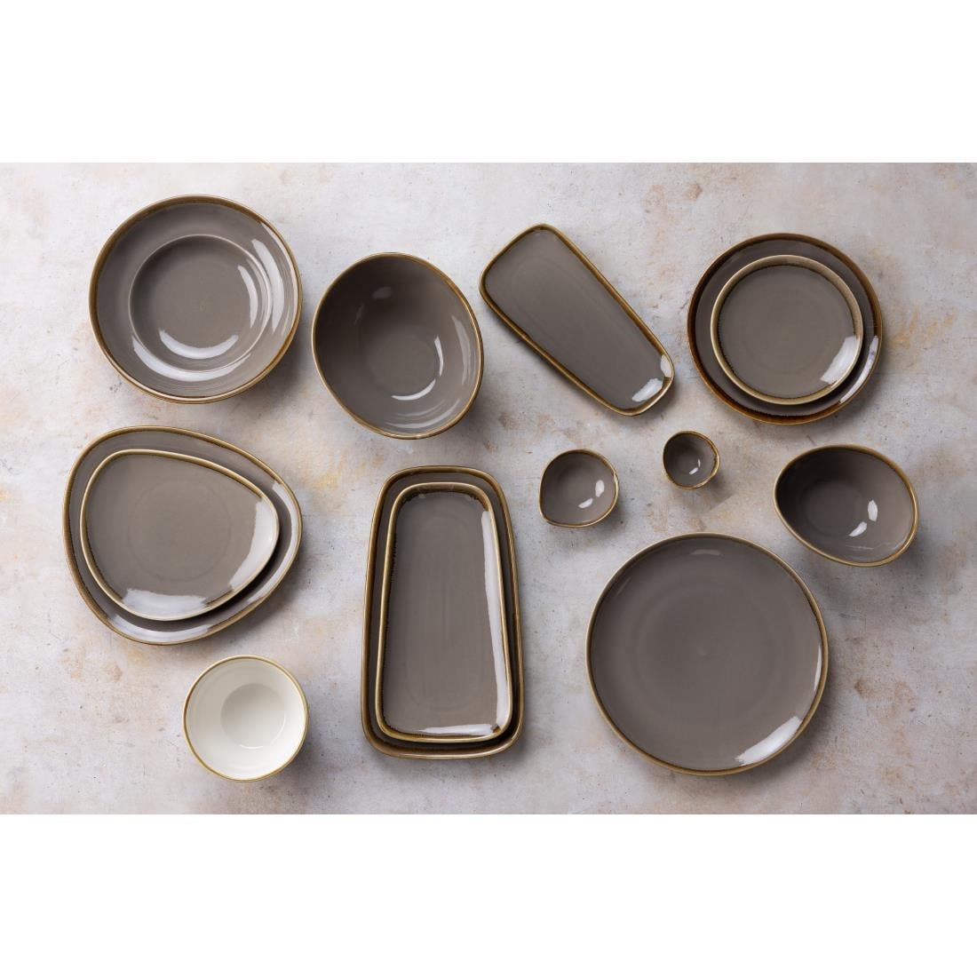 Assiettes plates rondes Olympia Kiln grises 230mm (lot de 6) — HC387