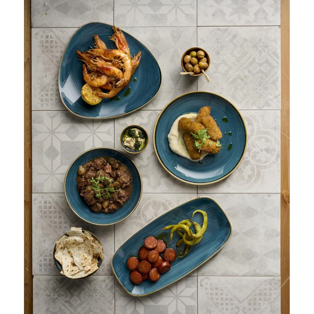 Assiettes rondes Churchill Stonecast Java Blue Evolve 220mm (lot de 12) — HR382