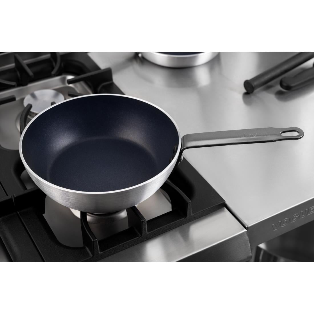 Sauteuse conique antiadhésive en aluminium Vogue 240mm — T355
