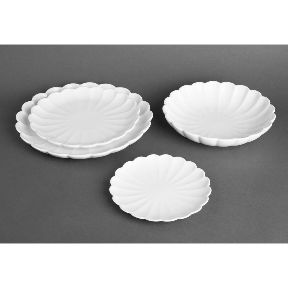 Assiettes festonnées Olympia Bloom blanches 175 mm (lot de 6) — JB393