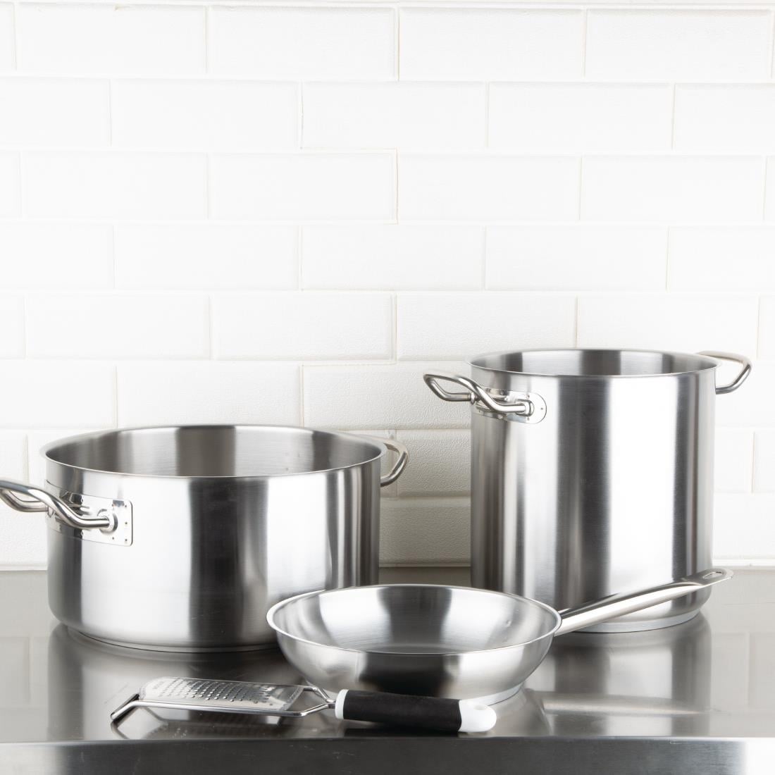 Poêle induction en acier inoxydable Vogue 240mm — M925