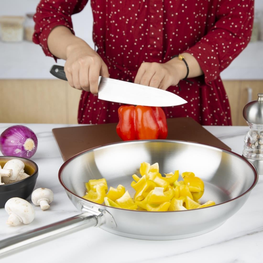 Poêle induction en acier inoxydable Vogue 280mm — M926
