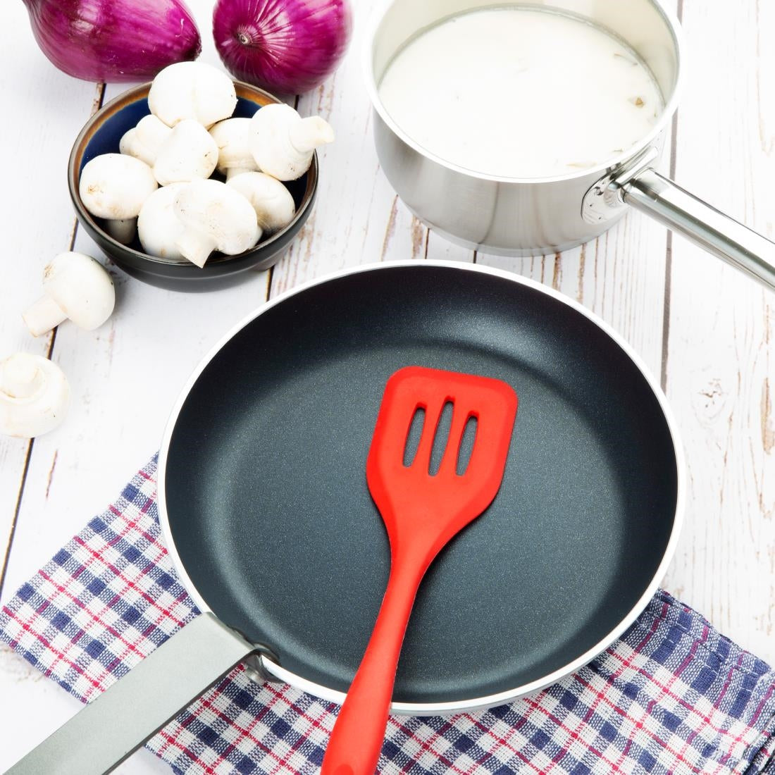 Poêle en aluminium antiadhésive Teflon Platinum Plus Vogue 26cm — HT979