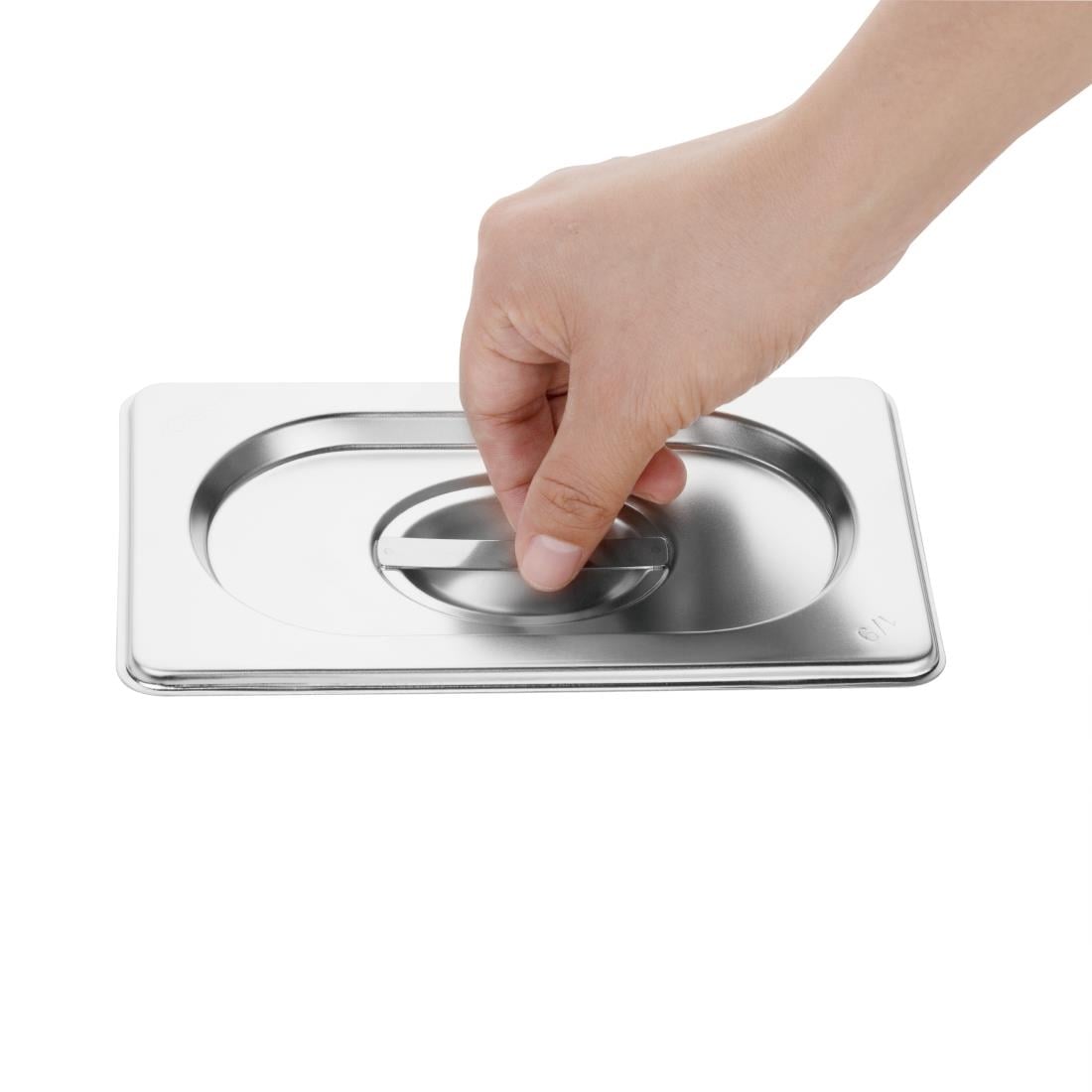 Ensemble de 4 bacs GN 1/4 en inox avec couvercles Vogue — SA247
