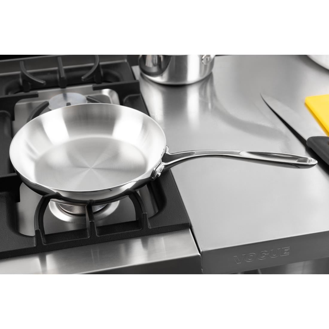 Poêle induction triple épaisseur Vogue Tri Wall 240mm — Y320